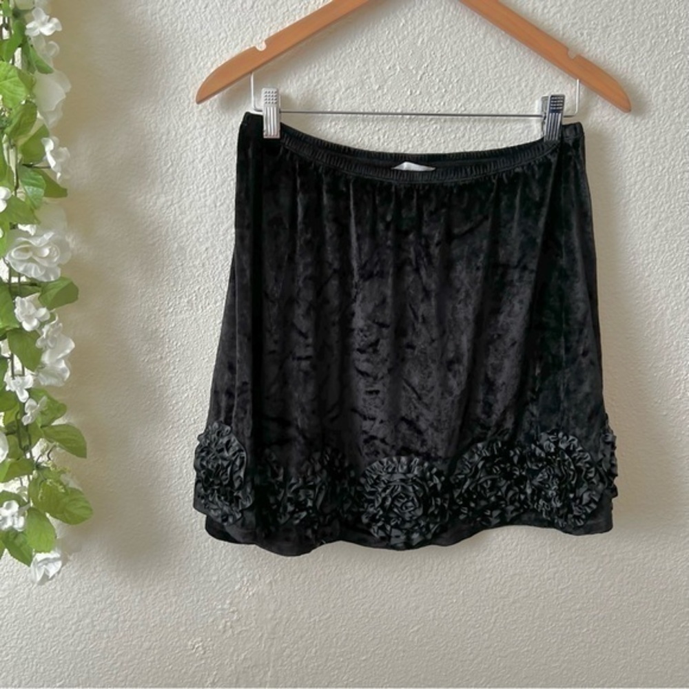 Garnet Hill Girl’s Rose Floral Black Velvet Circle Mini Skirt